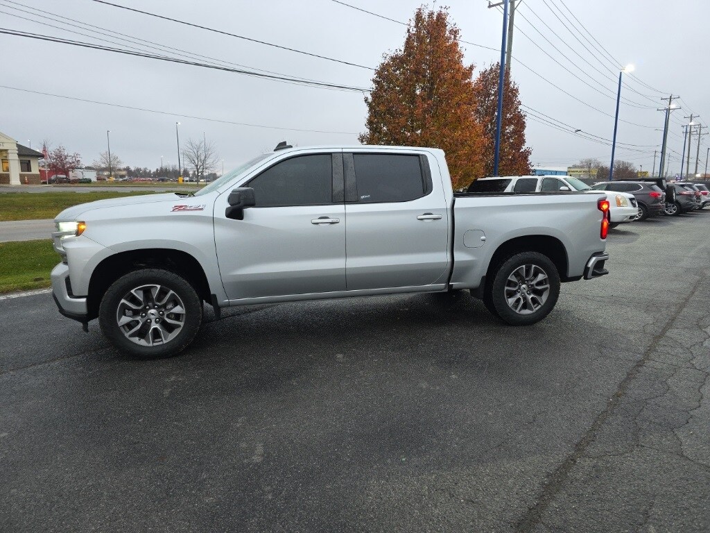 2020 Chevrolet Silverado 1500 RST photo 2