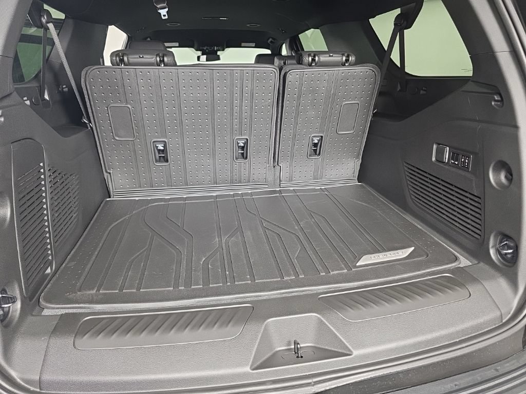 2026 Chevrolet Suburban LT - Photo 29