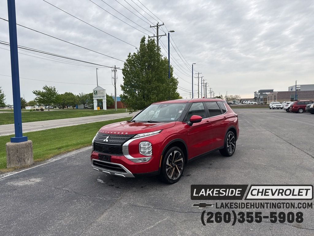 2024 Mitsubishi Outlander SE 2WD's photo