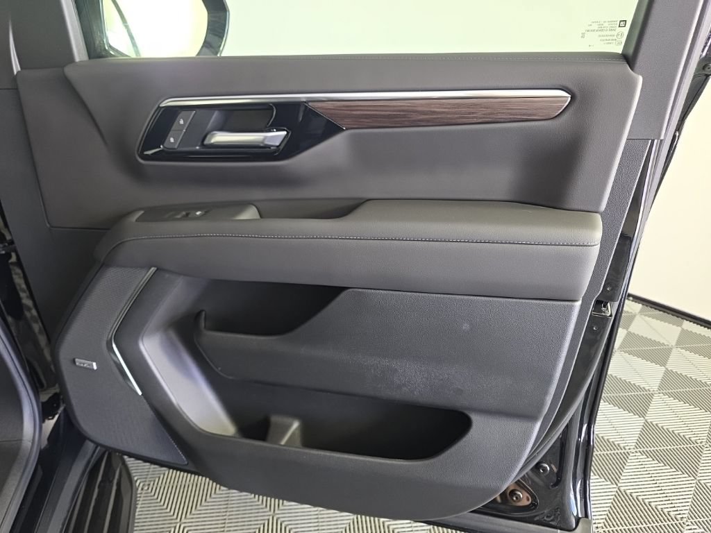 2026 Chevrolet Suburban LT - Photo 36