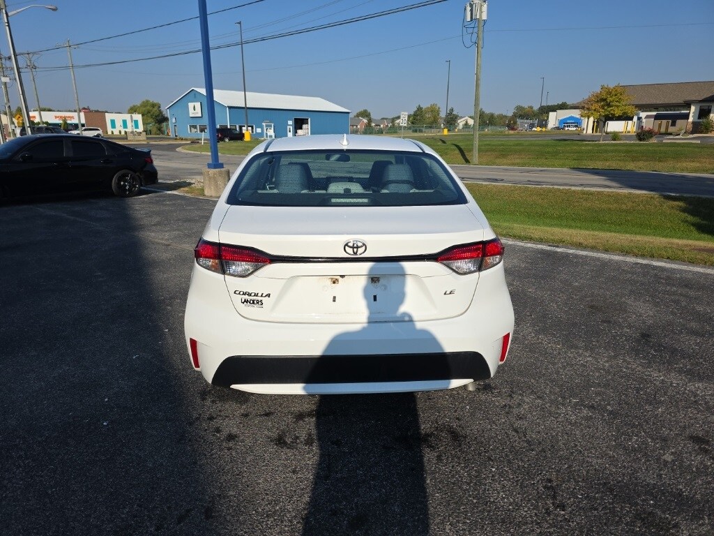 2022 Toyota Corolla LE photo 4