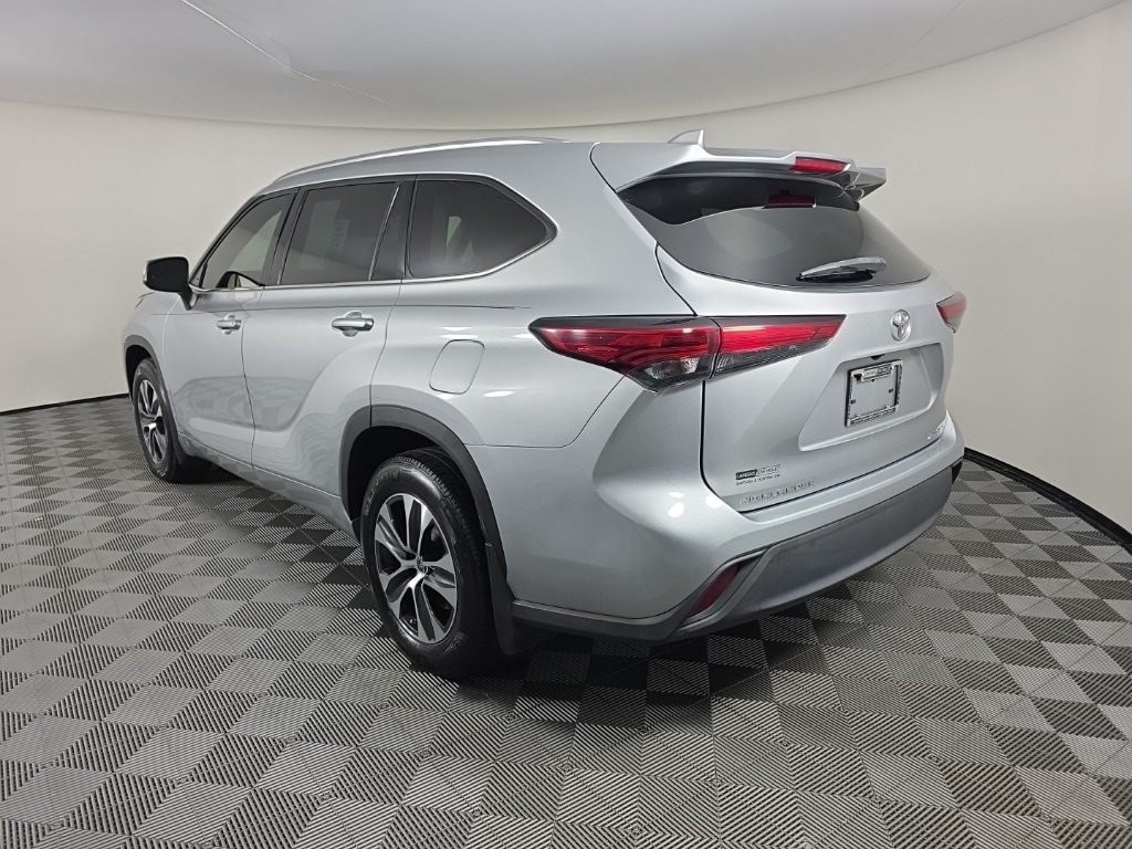 Used 2021 Toyota Highlander XLE SUV