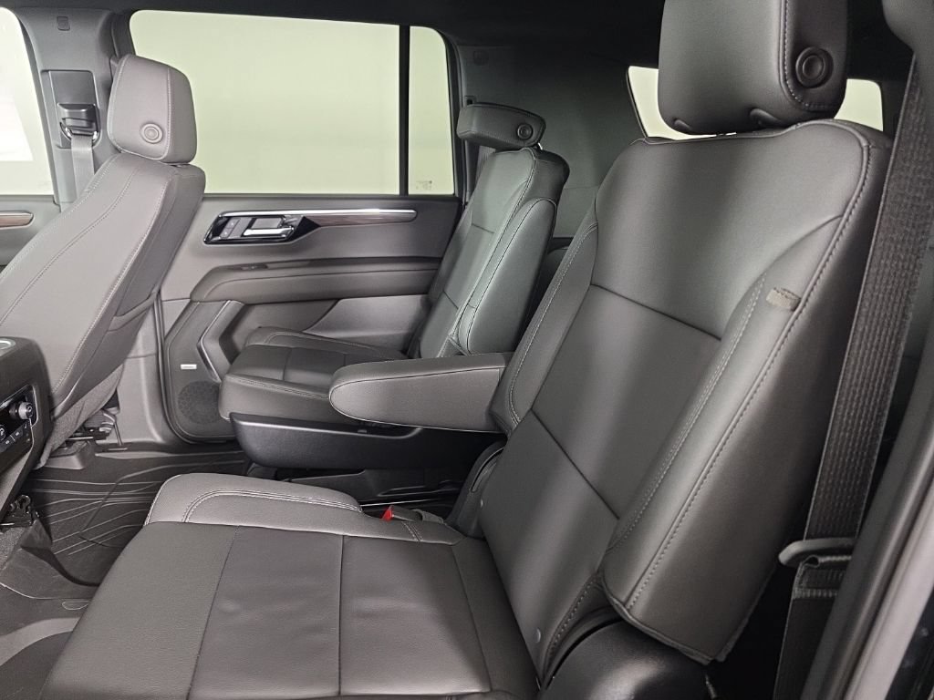 2026 Chevrolet Suburban LT - Photo 26