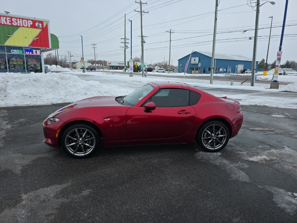 2022 Mazda MX-5 Miata RF Miata Grand Touring photo 2
