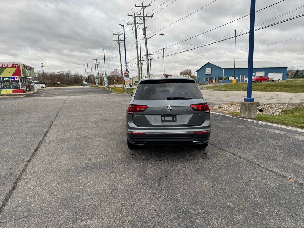 2020 Volkswagen Tiguan SEL photo 3
