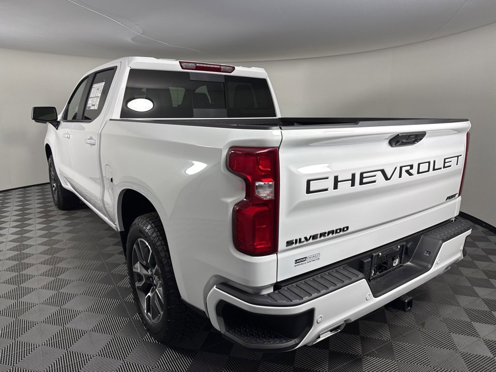 2025 Chevrolet Silverado 1500 RST photo 3
