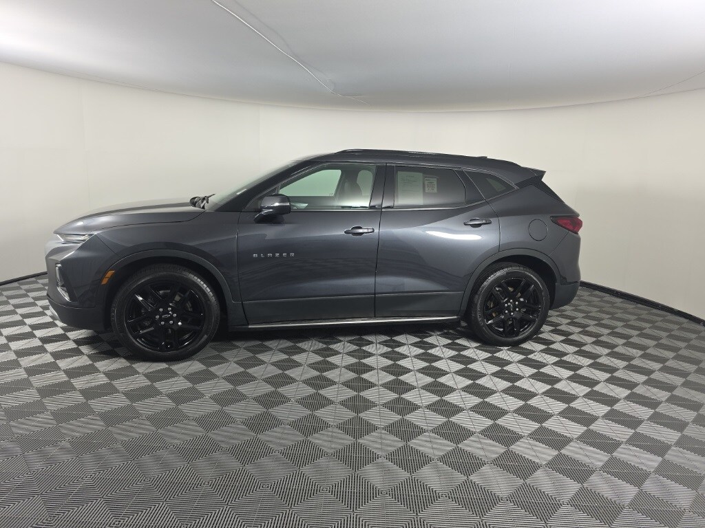 2022 Chevrolet Blazer 3LT photo 2
