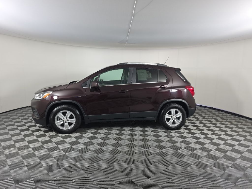 Used 2020 Chevrolet Trax LT with VIN KL7CJLSB9LB333975 for sale in Huntington, IN