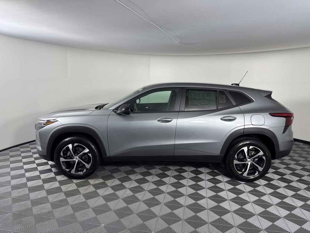 2026 Chevrolet Trax photo 2
