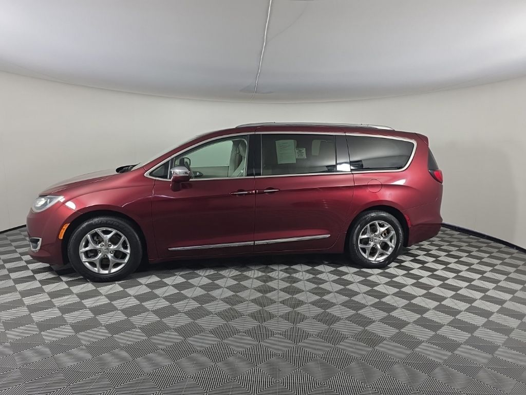 Used 2018 Chrysler Pacifica Limited with VIN 2C4RC1GG8JR149402 for sale in Huntington, IN