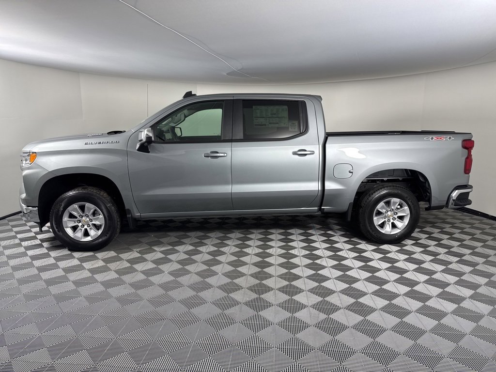 2025 Chevrolet Silverado 1500 LT photo 2