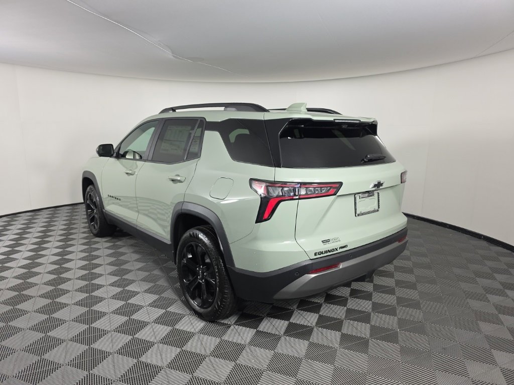 2026 Chevrolet Equinox LT photo 3