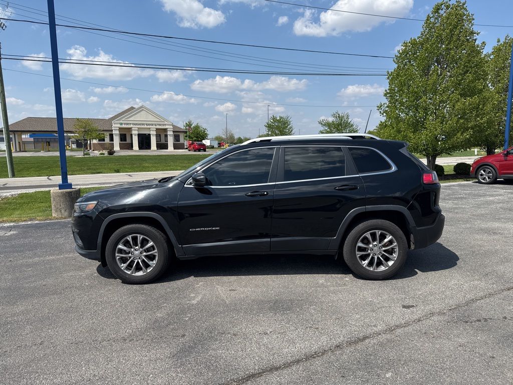 Used 2019 Jeep Cherokee Latitude Plus with VIN 1C4PJMLB1KD177233 for sale in Huntington, IN