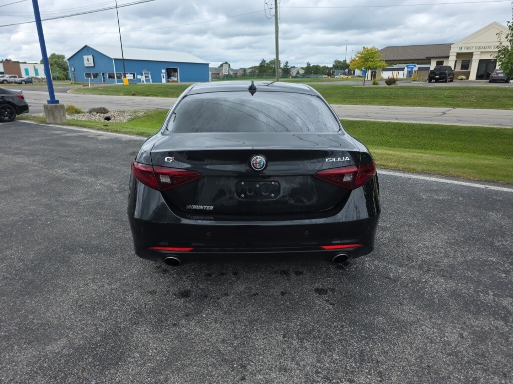 2018 Alfa Romeo Giulia Ti photo 4