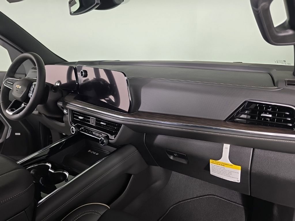 2025 Chevrolet Suburban Premier - Photo 45