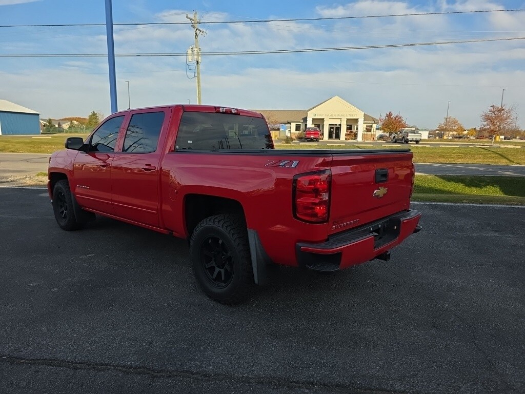 2018 Chevrolet Silverado 1500 LT2 photo 3