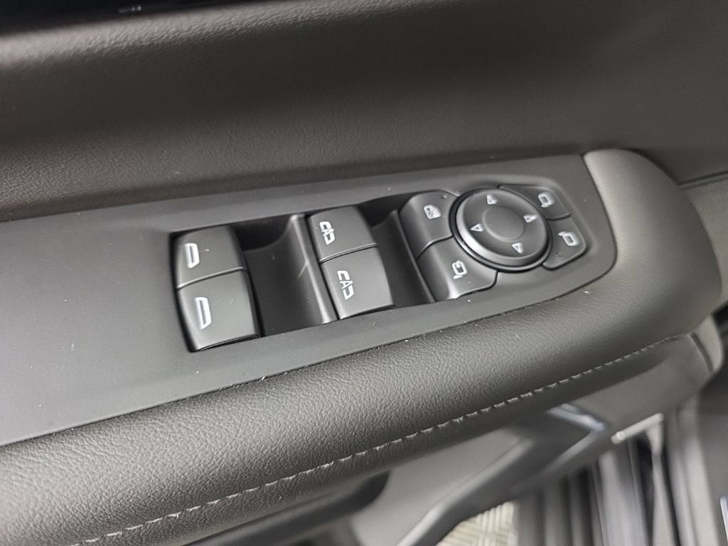 2026 Chevrolet Suburban LT - Photo 13