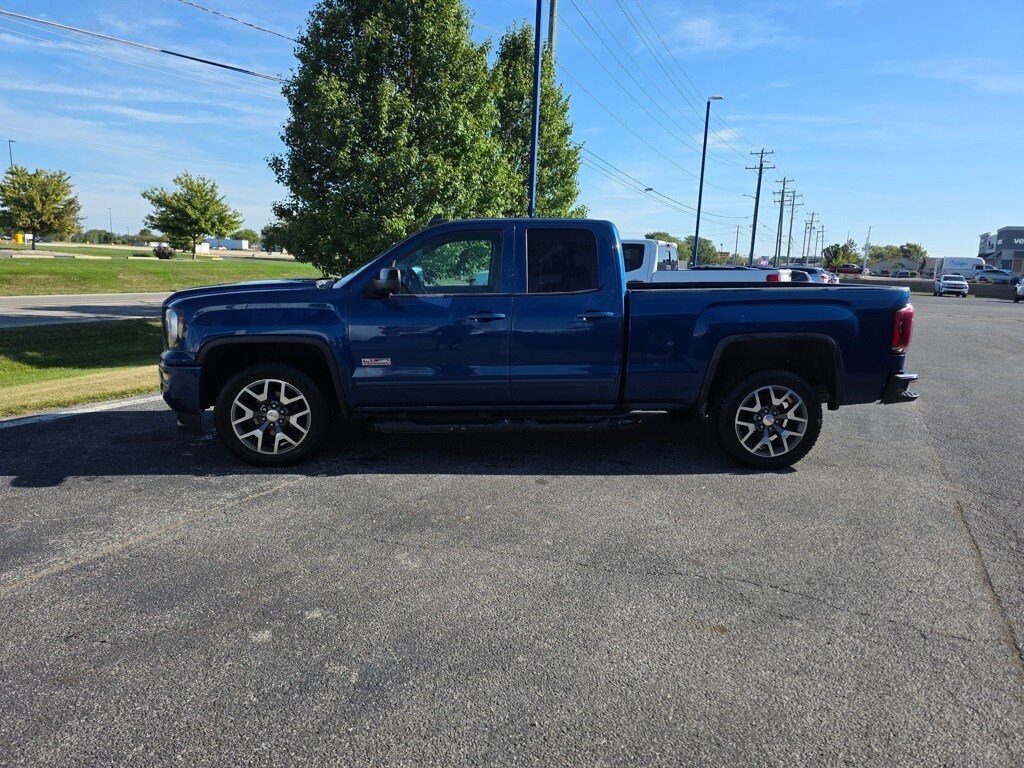 2017 Gmc Sierra 1500 SLT photo 2