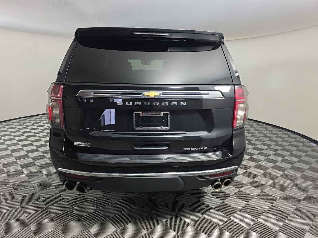 2024 Chevrolet Suburban Premier photo 4