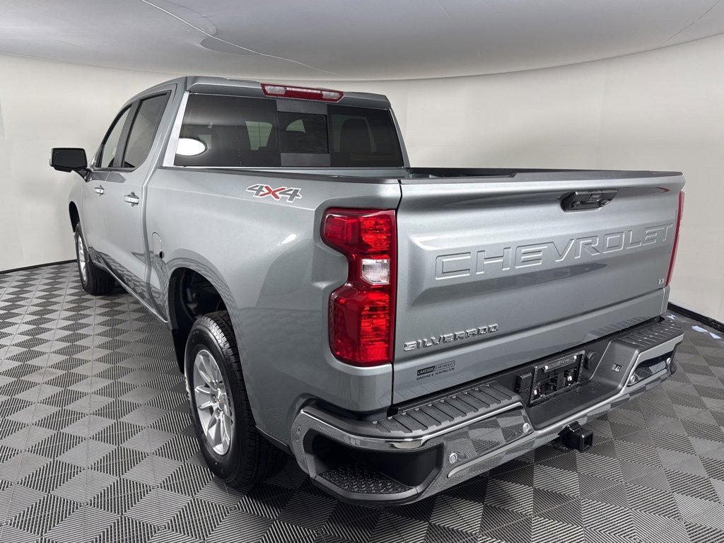 2025 Chevrolet Silverado 1500 LT photo 3