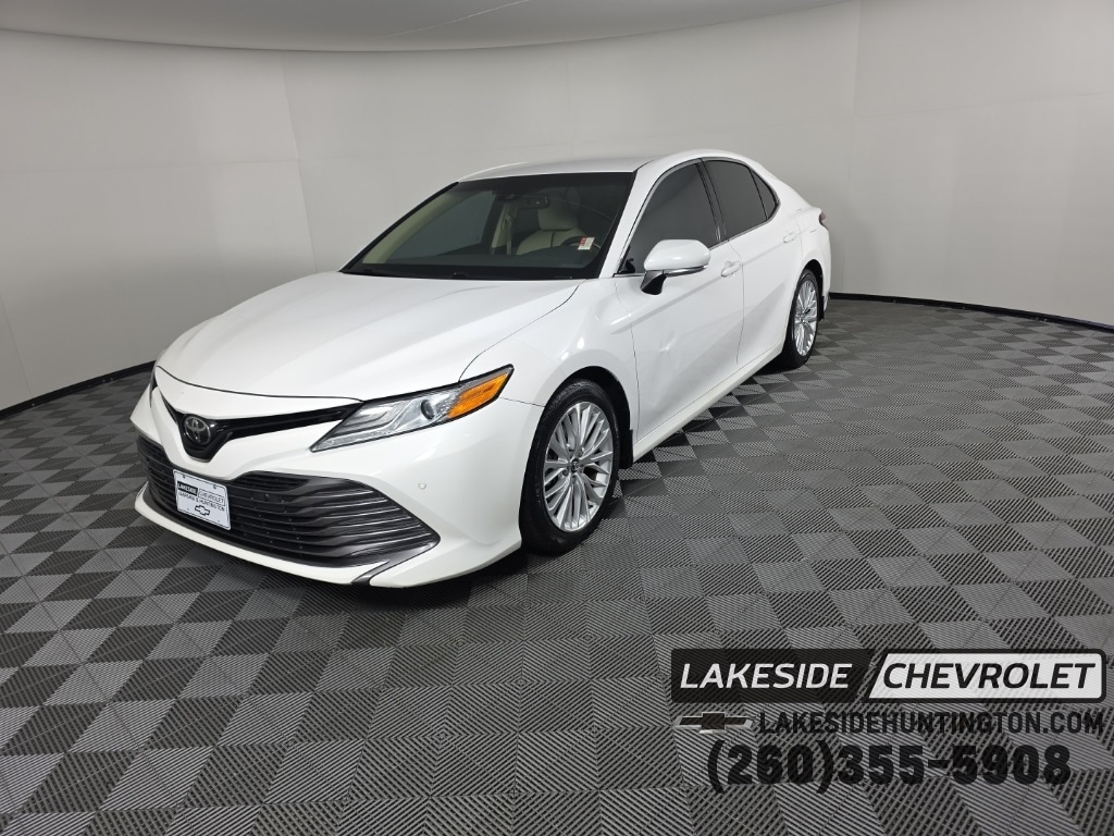 2018 Toyota Camry XLE's photo