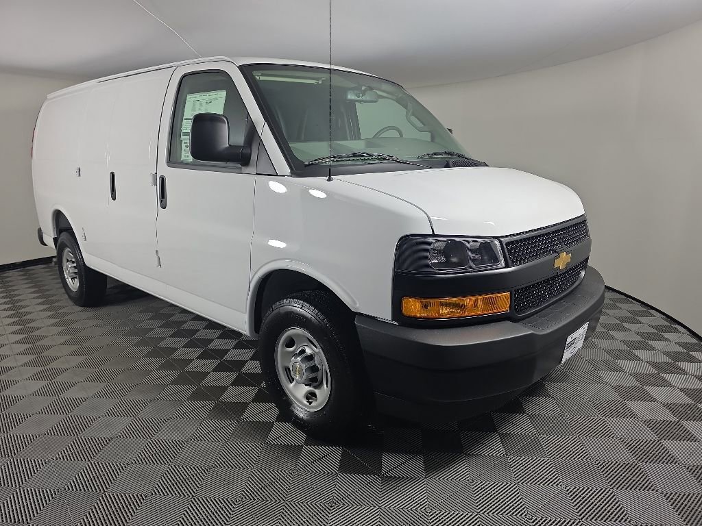 2026 Chevrolet Express Cargo Work Van - Photo 7