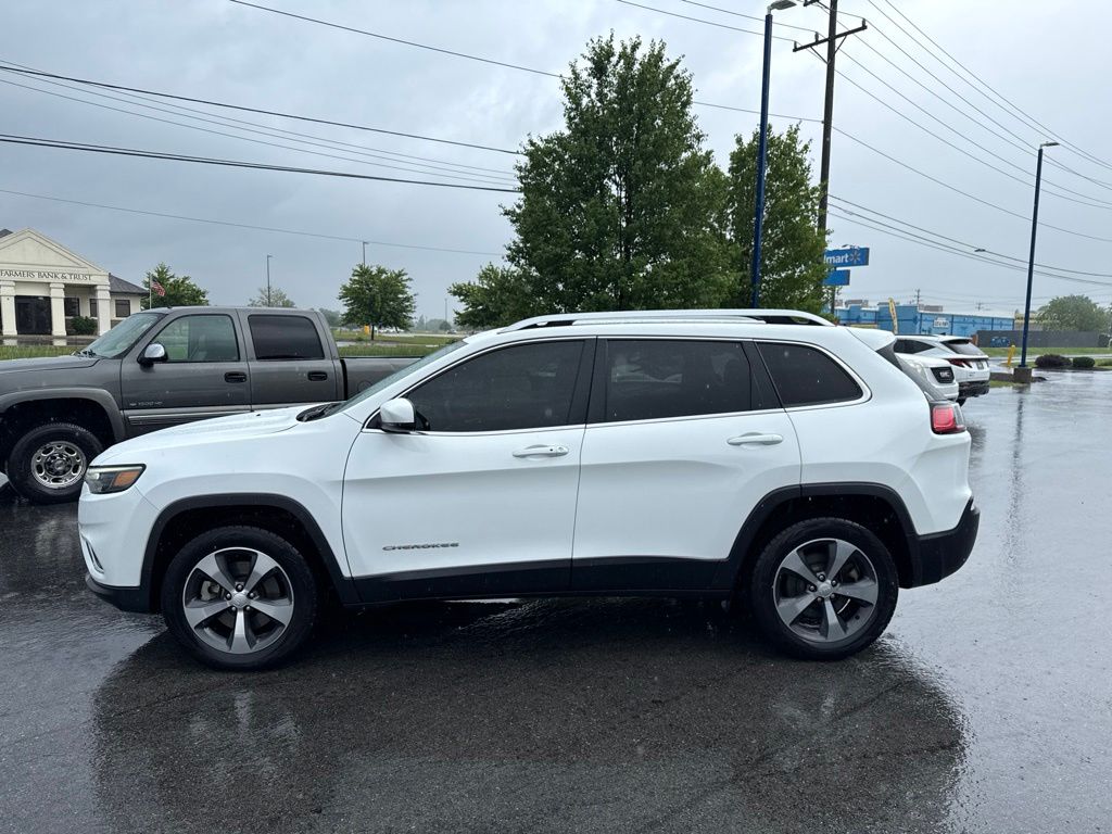 Used 2019 Jeep Cherokee Limited with VIN 1C4PJMDX6KD345622 for sale in Huntington, IN