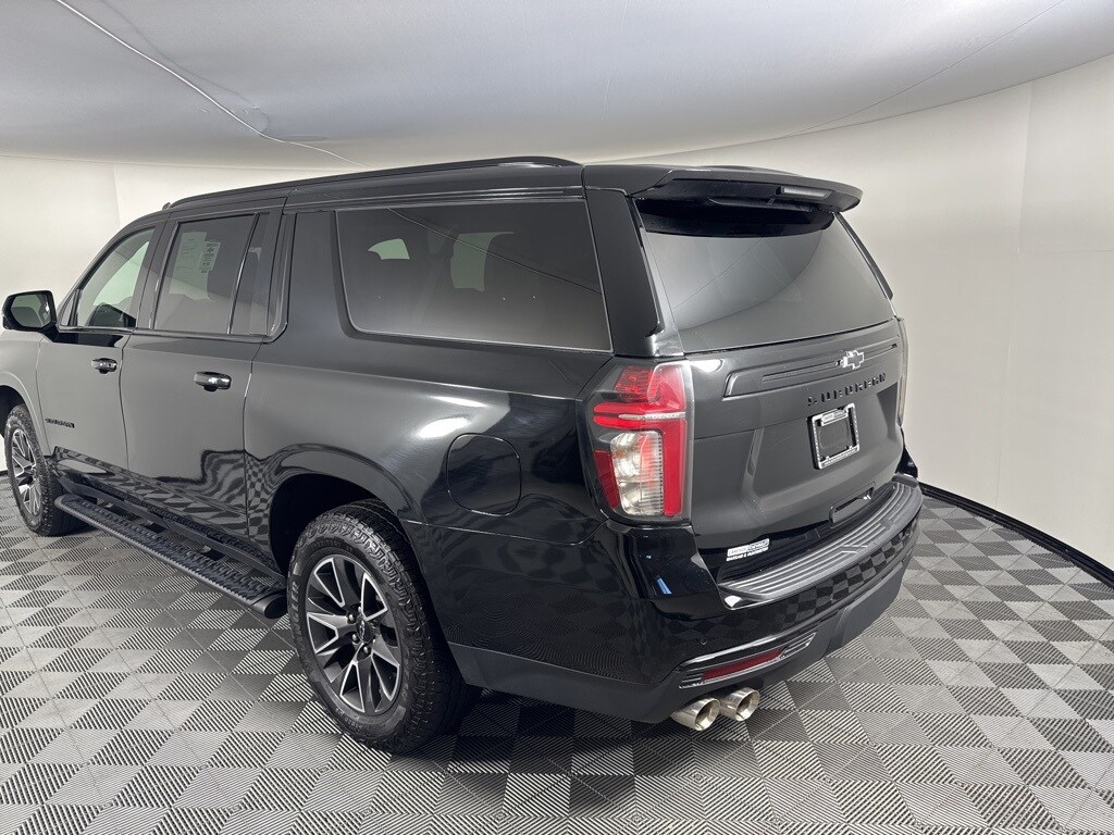 2024 Chevrolet Suburban Z71 photo 2