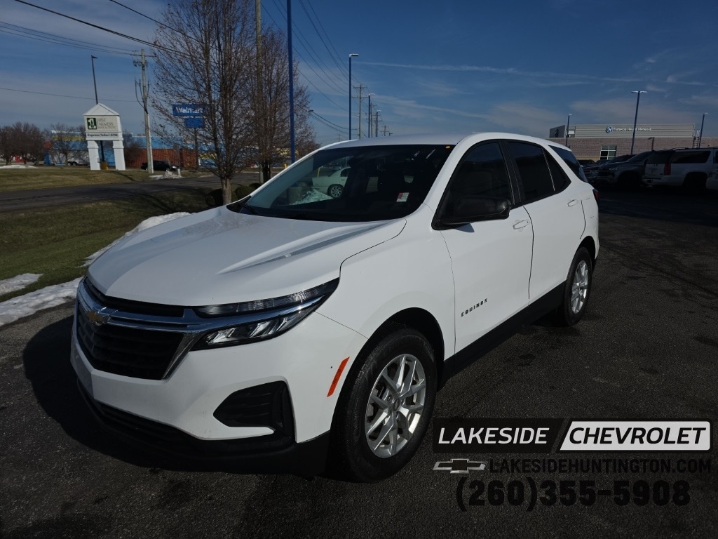 2023 Chevrolet Equinox LS's photo