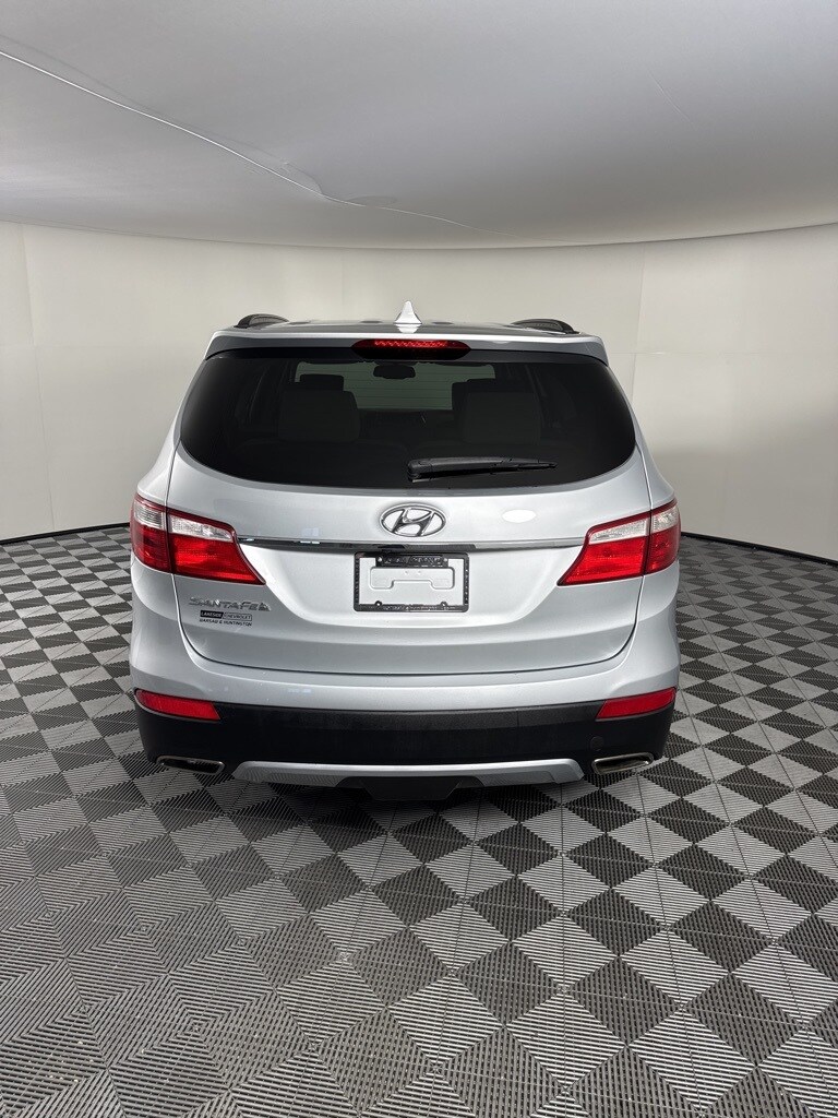 2016 Hyundai Santa Fe SE photo 4