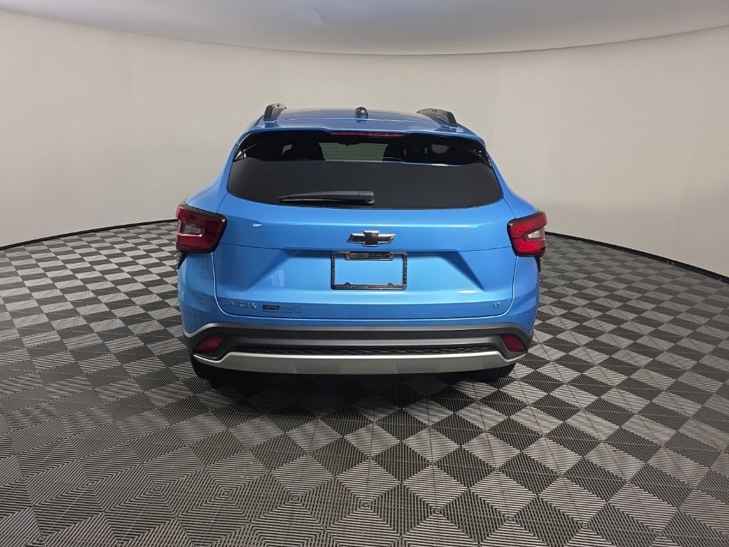 2025 Chevrolet Trax LT photo 4