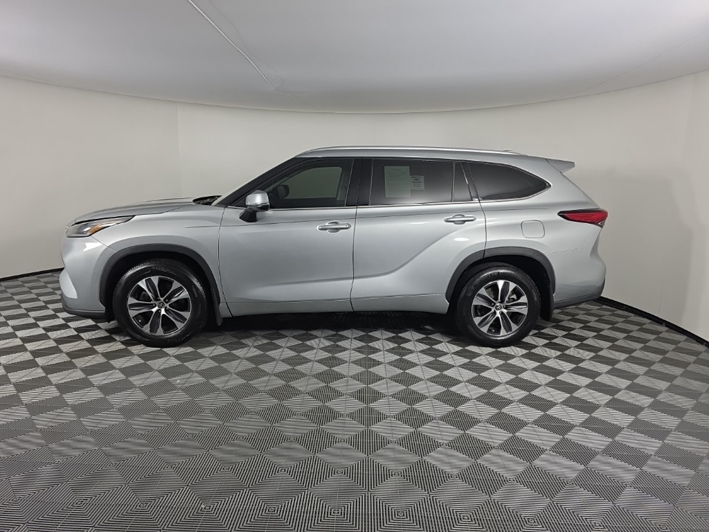 Used 2021 Toyota Highlander XLE SUV