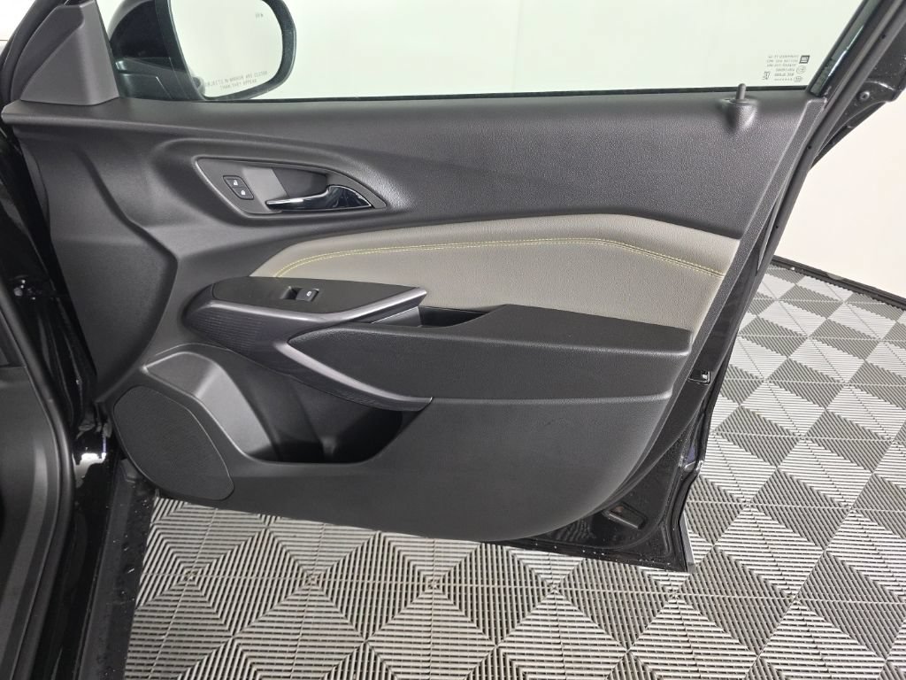 2026 Chevrolet Trax Activ - Photo 33