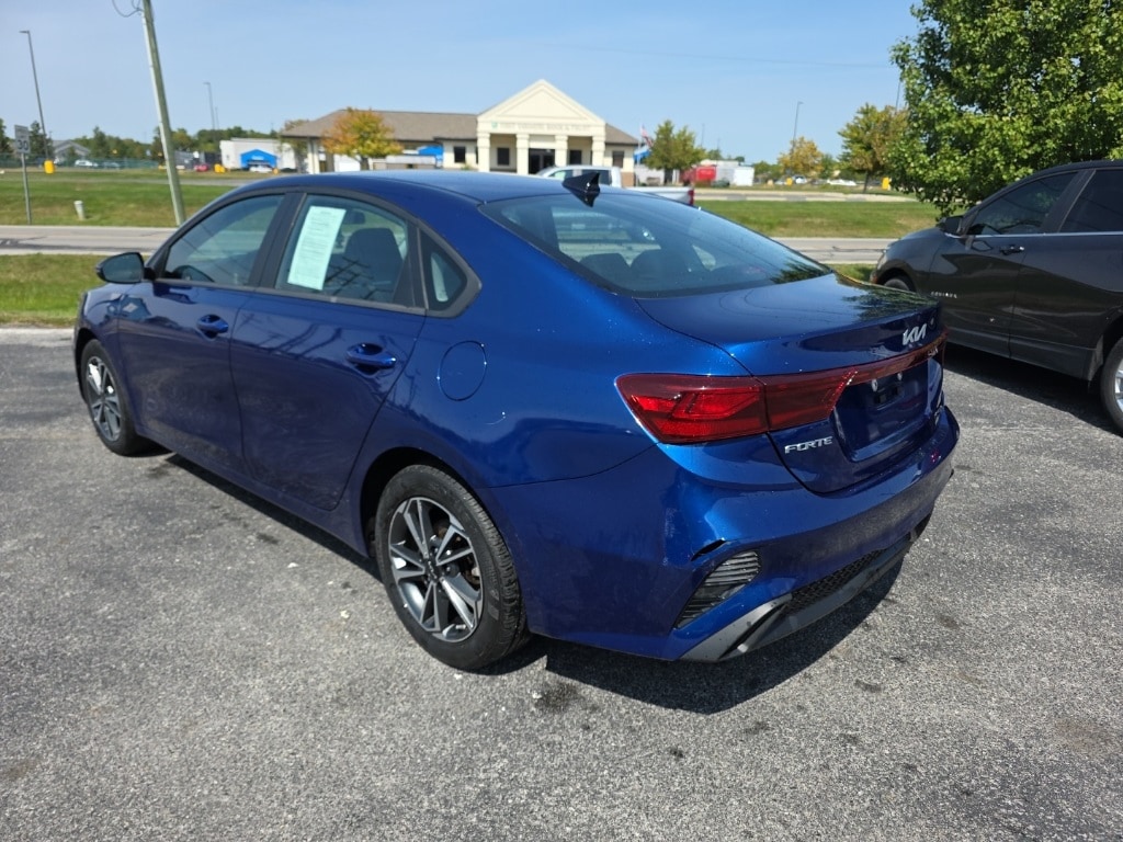 2023 Kia Forte LXS photo 3