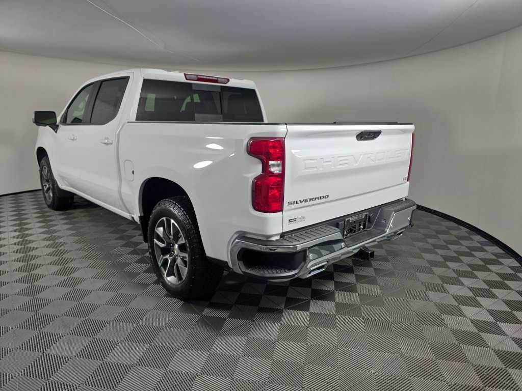 2025 Chevrolet Silverado 1500 LT photo 3