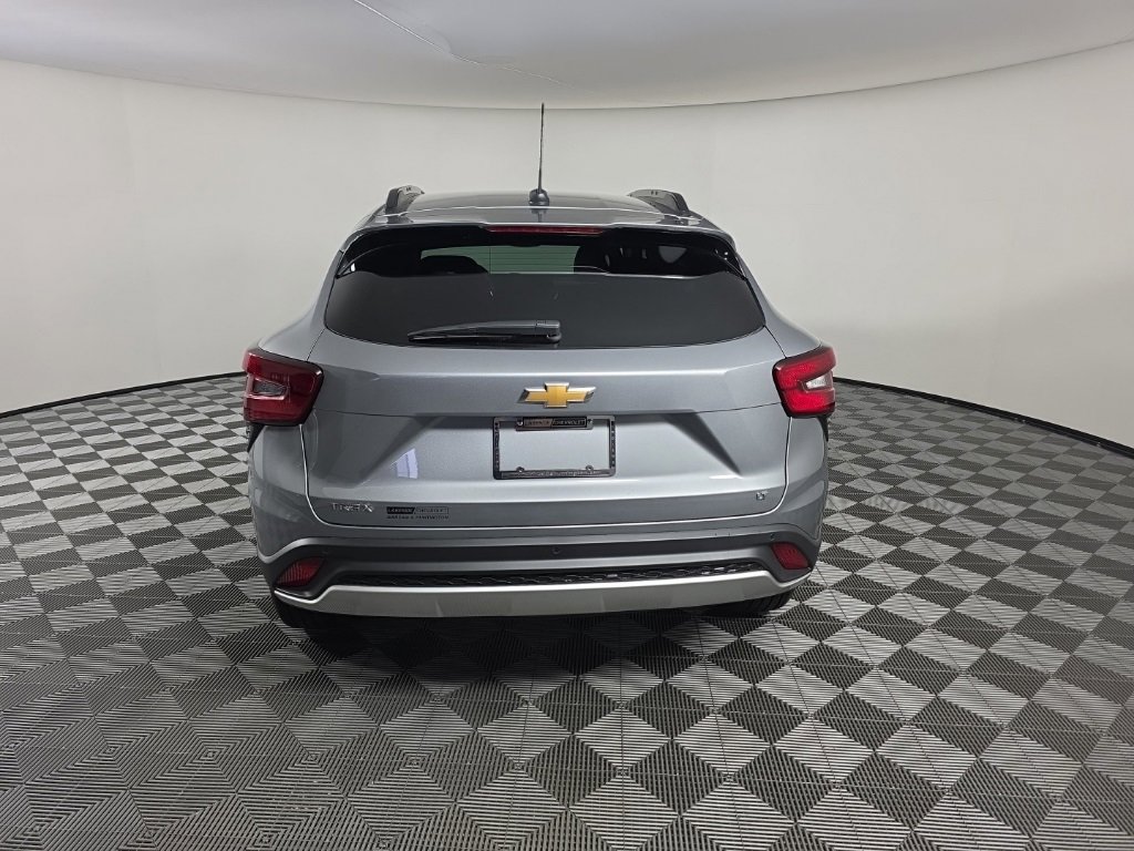 2026 Chevrolet Trax LT photo 4