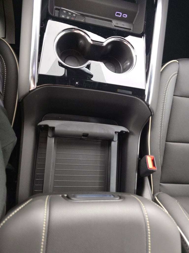 2025 Chevrolet Suburban Premier - Photo 26