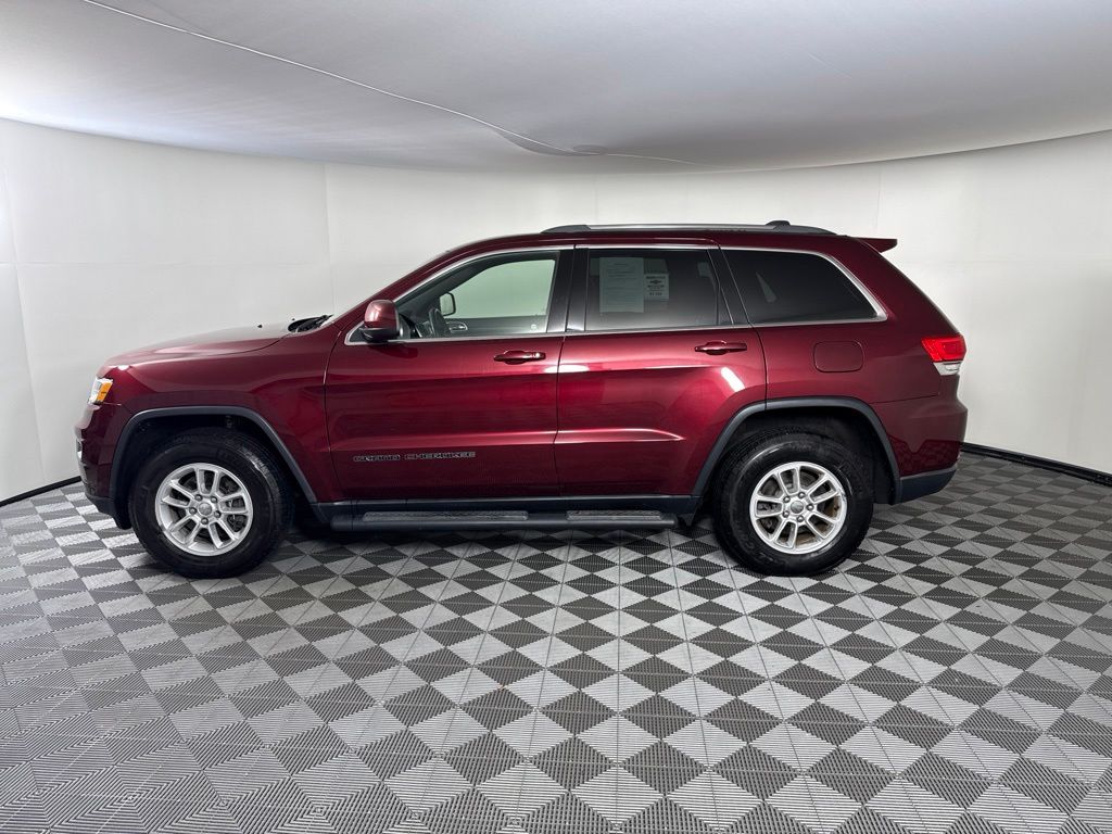 Used 2018 Jeep Grand Cherokee Laredo E with VIN 1C4RJFAG6JC234565 for sale in Huntington, IN