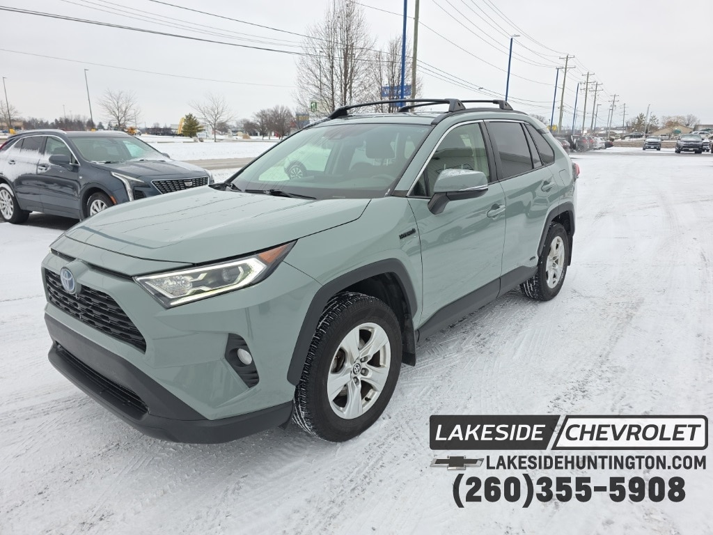 2021 Toyota RAV4 XLE's photo
