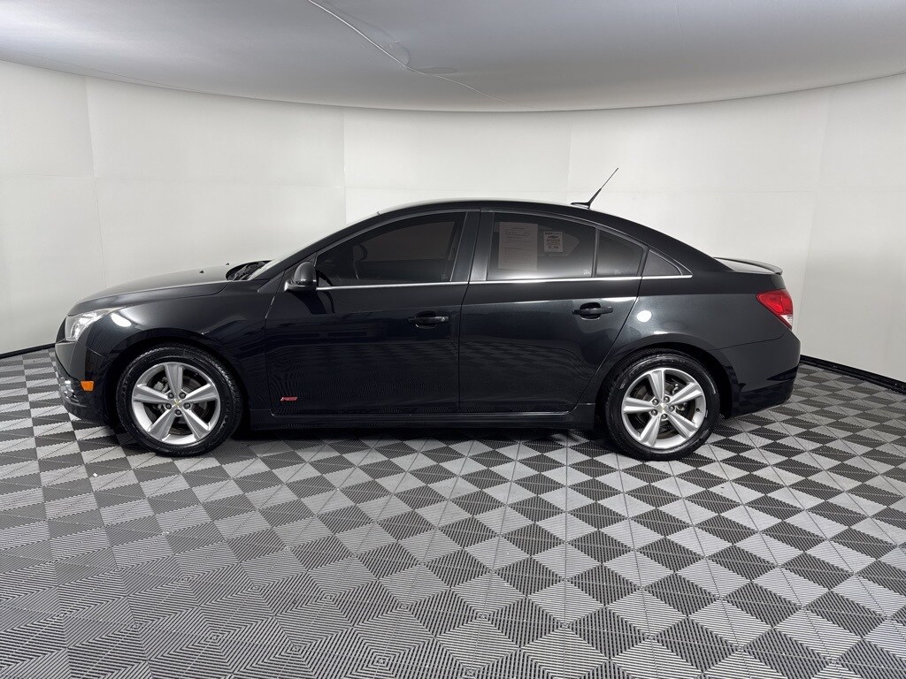 2014 Chevrolet Cruze photo 2