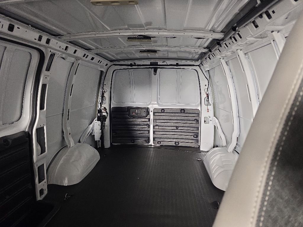 2026 Chevrolet Express Cargo Work Van - Photo 21