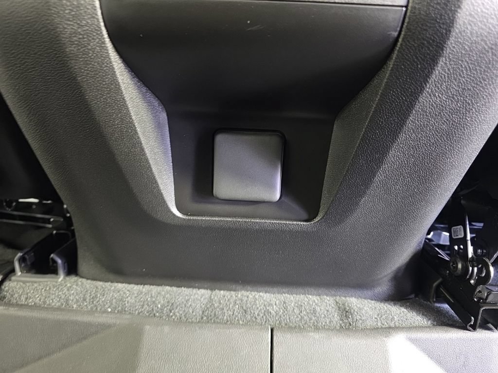 2026 Chevrolet Suburban LT - Photo 35