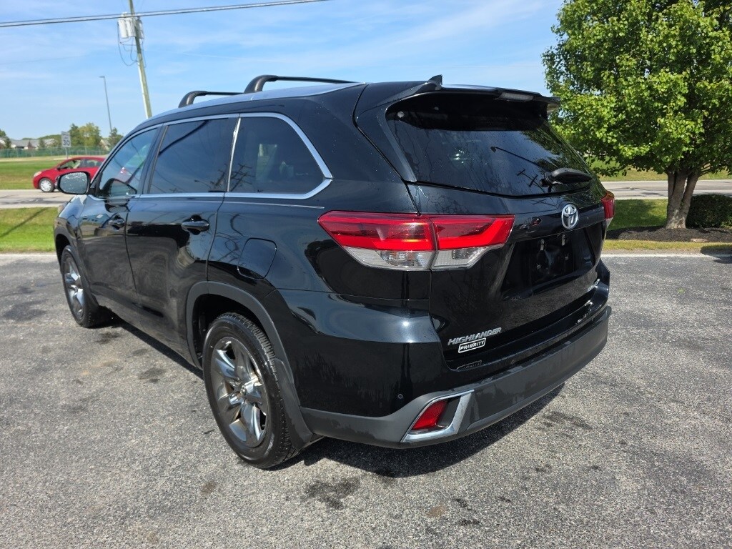 2017 Toyota Highlander Limited Platinum photo 3