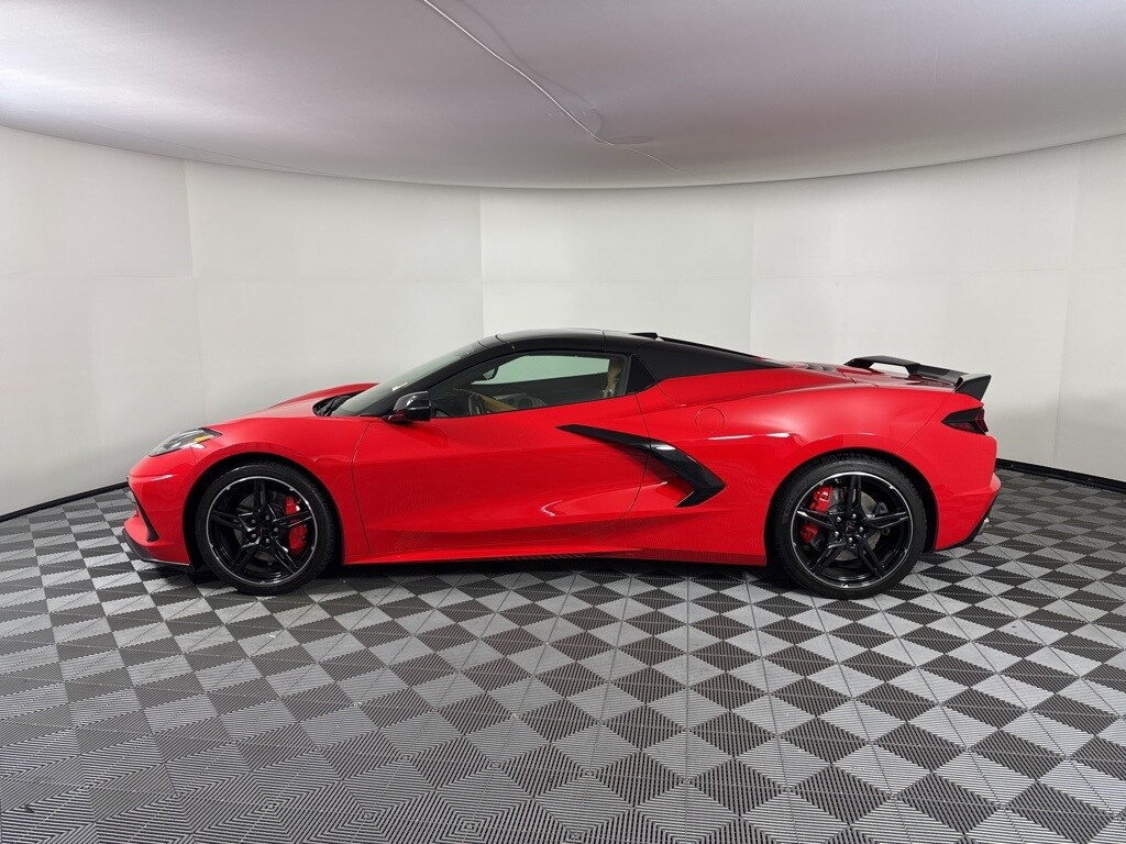 2024 Chevrolet Corvette Stingray 3LT photo 2