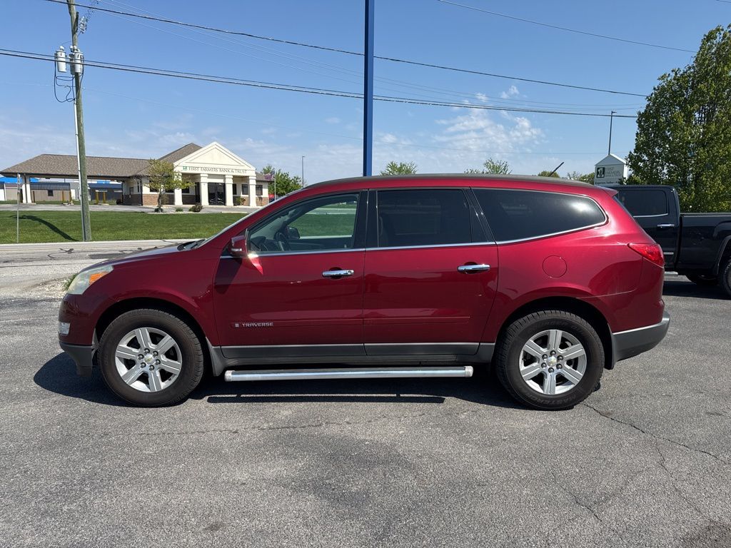 Used 2009 Chevrolet Traverse 1LT with VIN 1GNER23DX9S178125 for sale in Huntington, IN