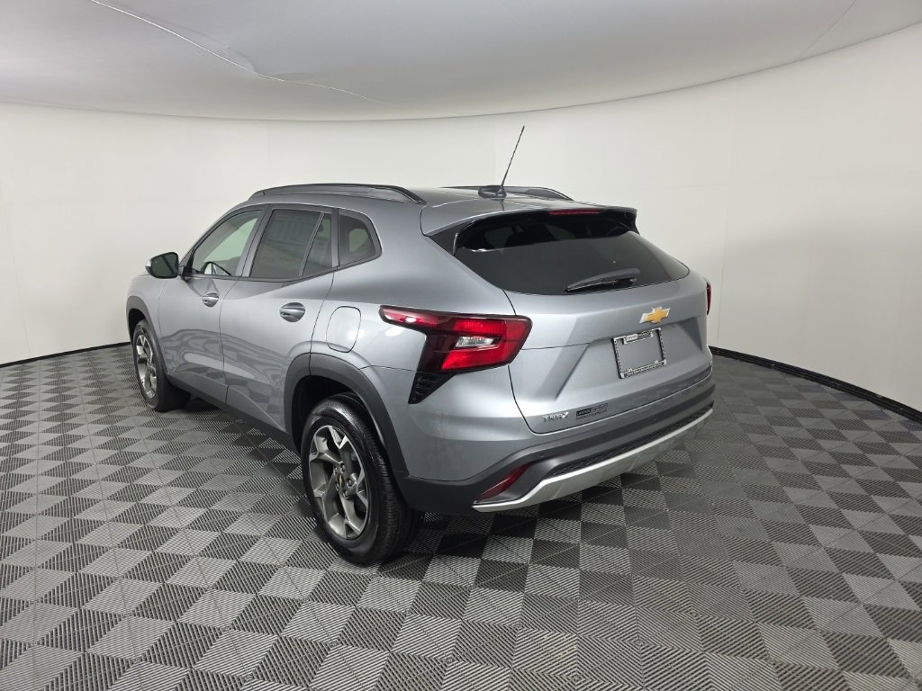 2026 Chevrolet Trax LT photo 3