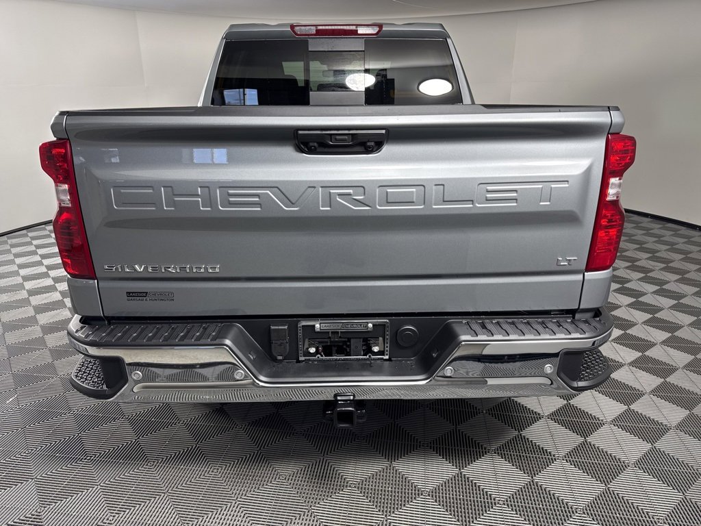 2025 Chevrolet Silverado 1500 LT photo 4