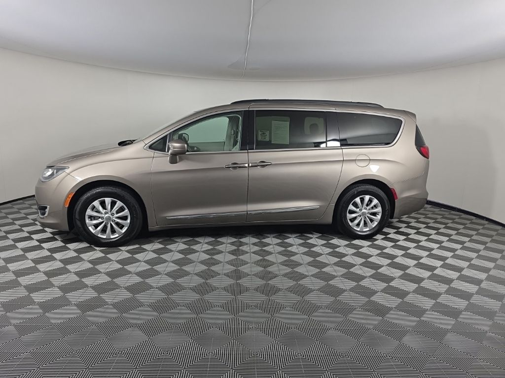 Used 2017 Chrysler Pacifica Touring-L with VIN 2C4RC1BGXHR729199 for sale in Huntington, IN