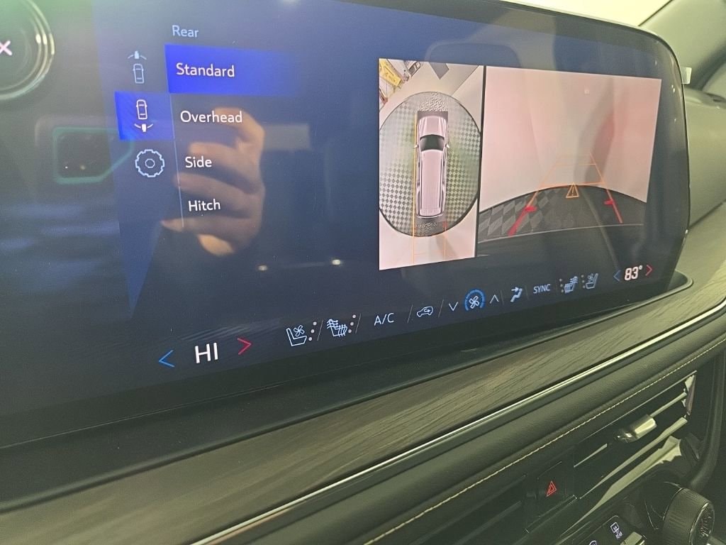 2025 Chevrolet Suburban Premier - Photo 19