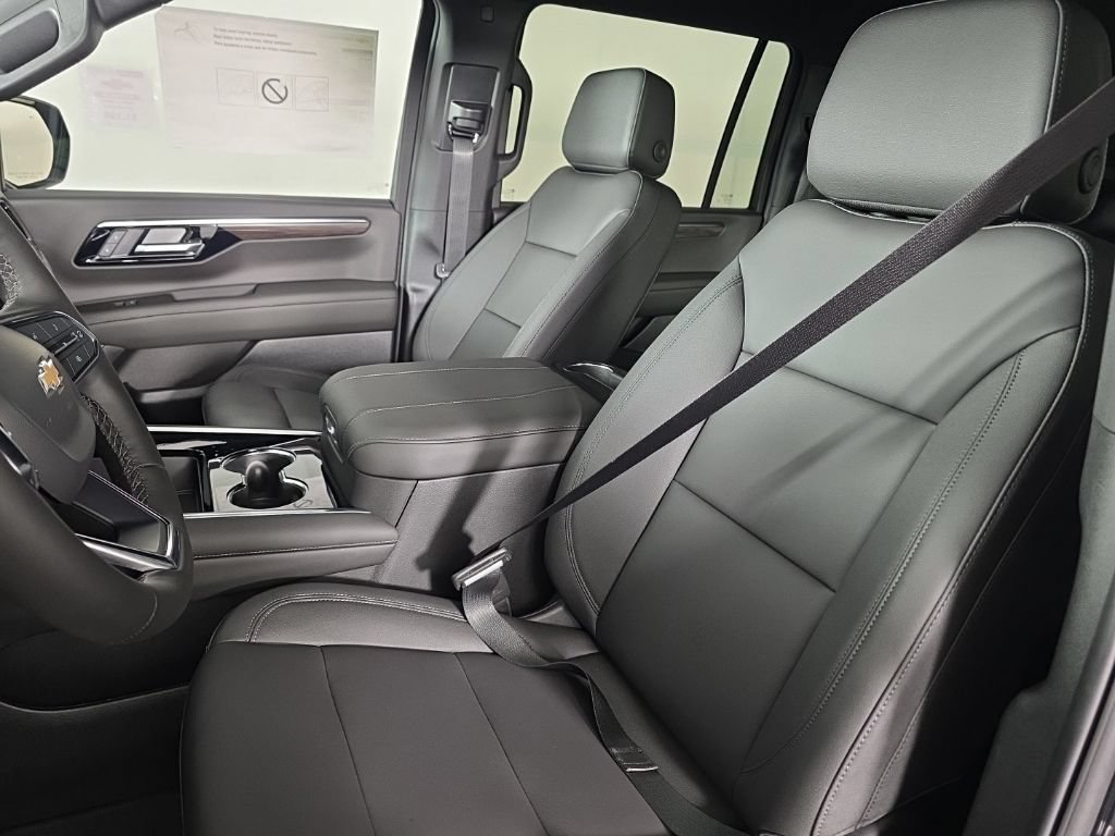 2026 Chevrolet Suburban LT - Photo 15